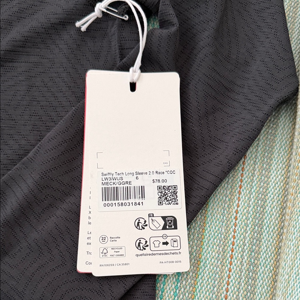 Lululemon Womens Team Canada Swiftly Tech Long-Sleeve Shirt 2.0 Waist Length - Picture 2 of 3